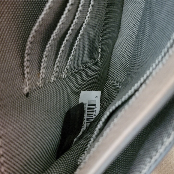 Vince Camuto Blush Leather Crossbody Bag - Picture 9 of 9